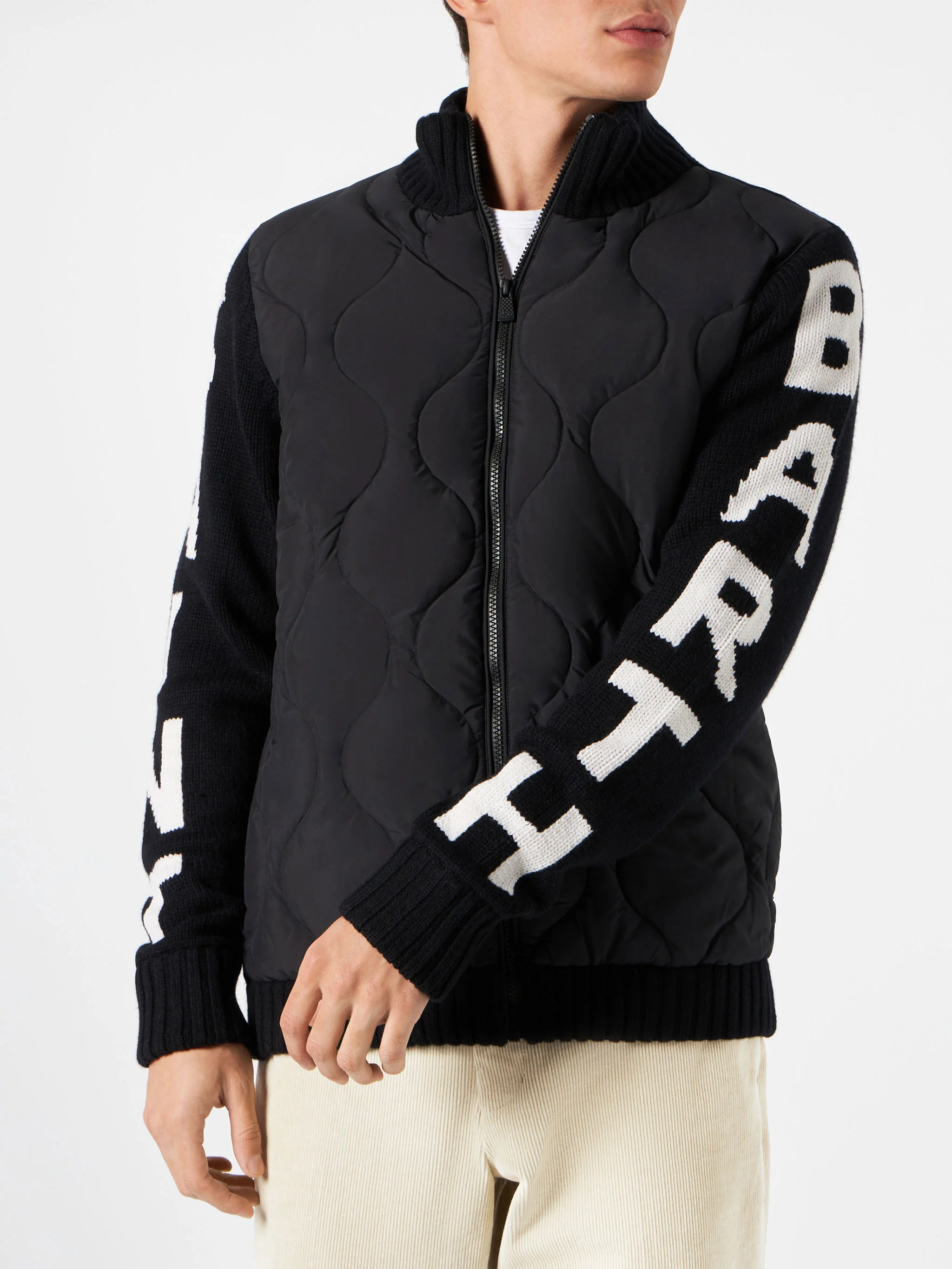 Man black padded jacket - Image 2