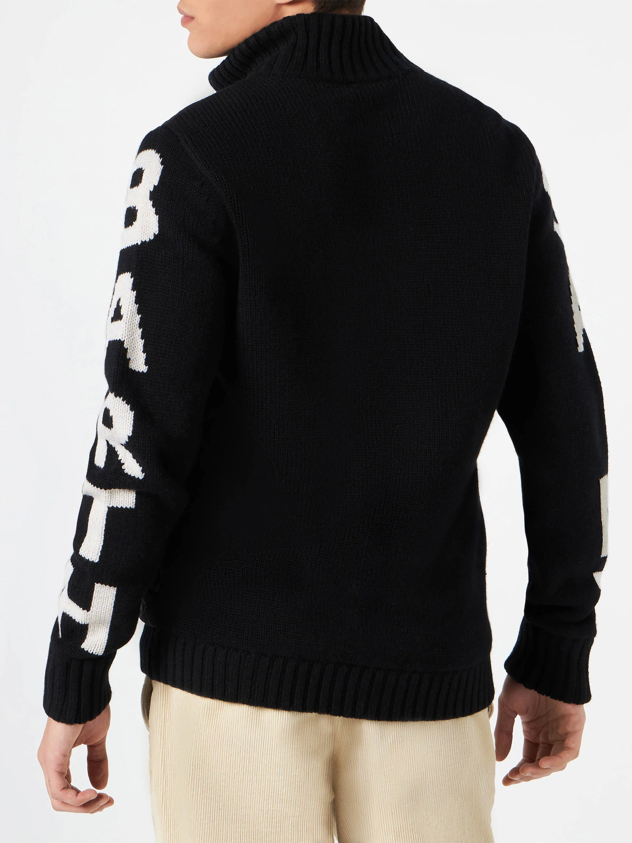 Man black padded jacket - Image 3