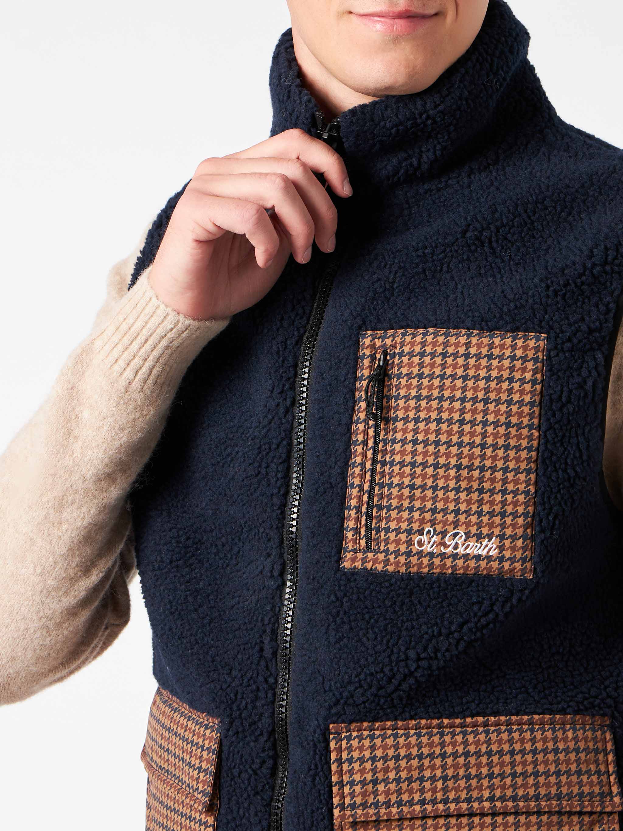 Man blue sherpa vest jacket with check patch pockets - Image 2