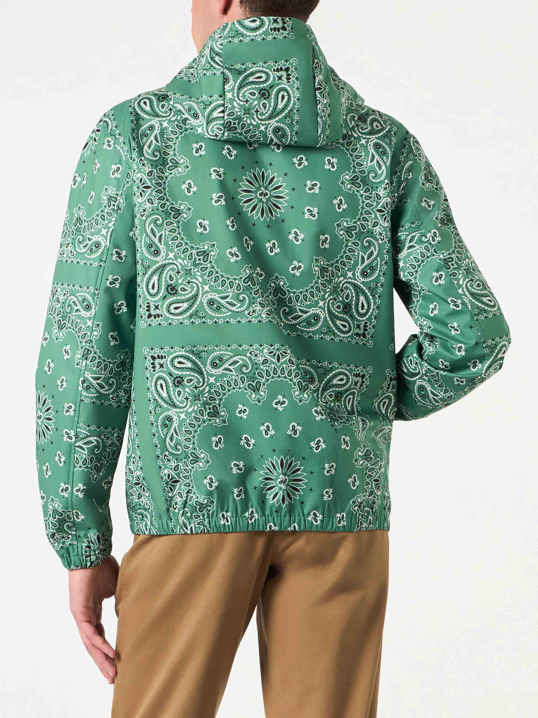Man hooded lightweight windbreaker with bandanna print - Image 3