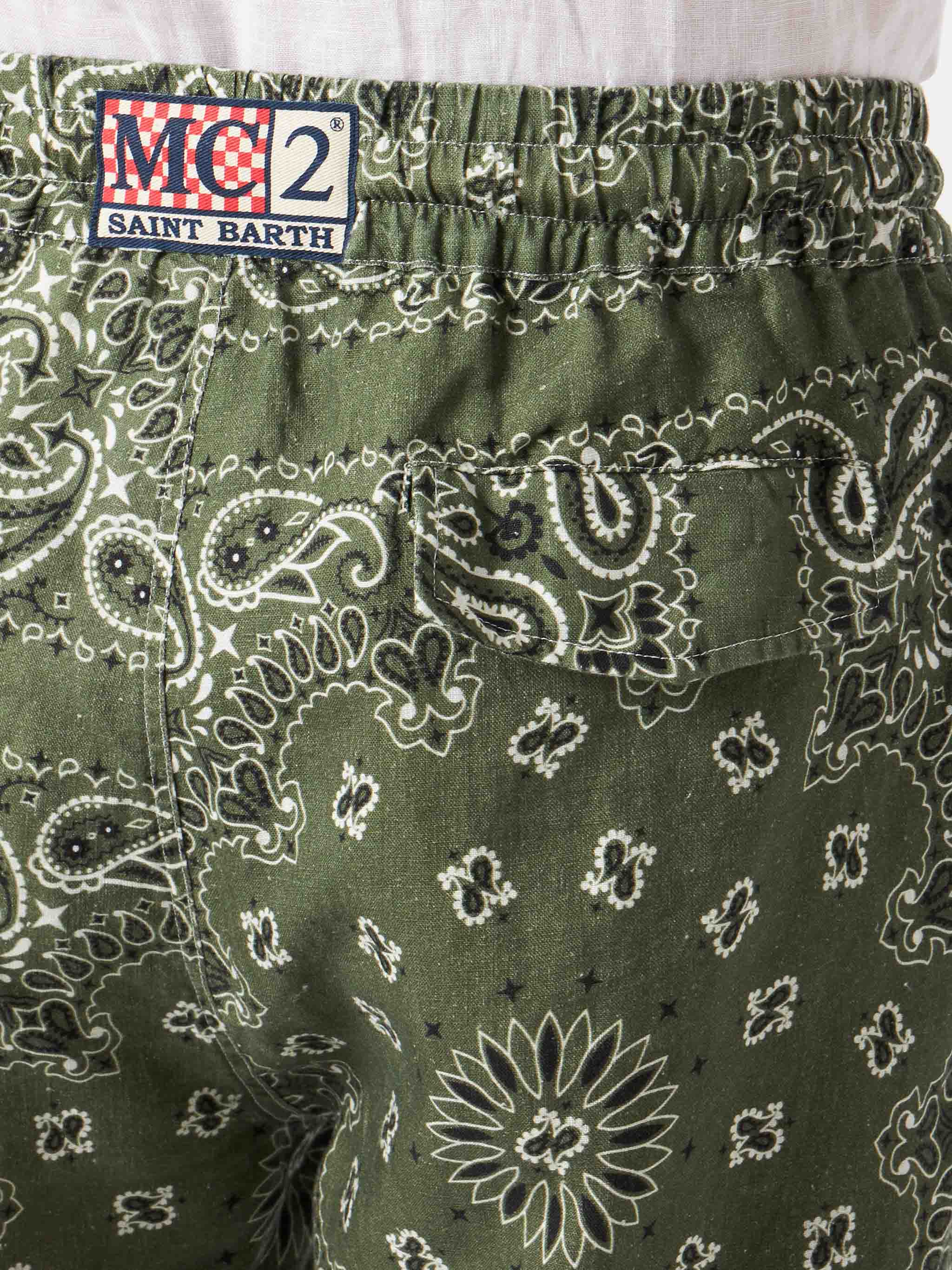Man linen bermuda shorts with military green bandana print - Image 3