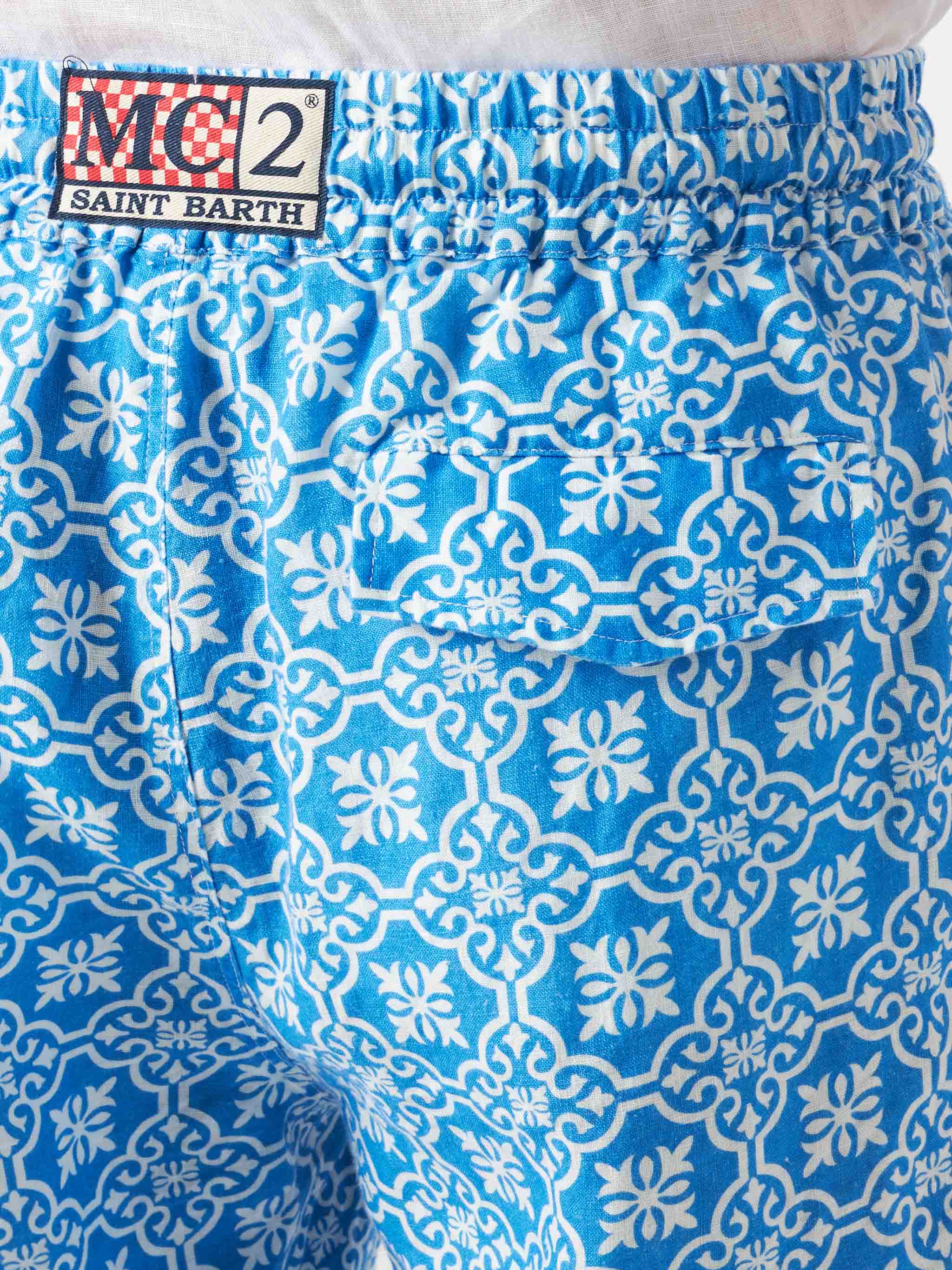 Man linen bermuda shorts with white and light blue majolica print - Image 3
