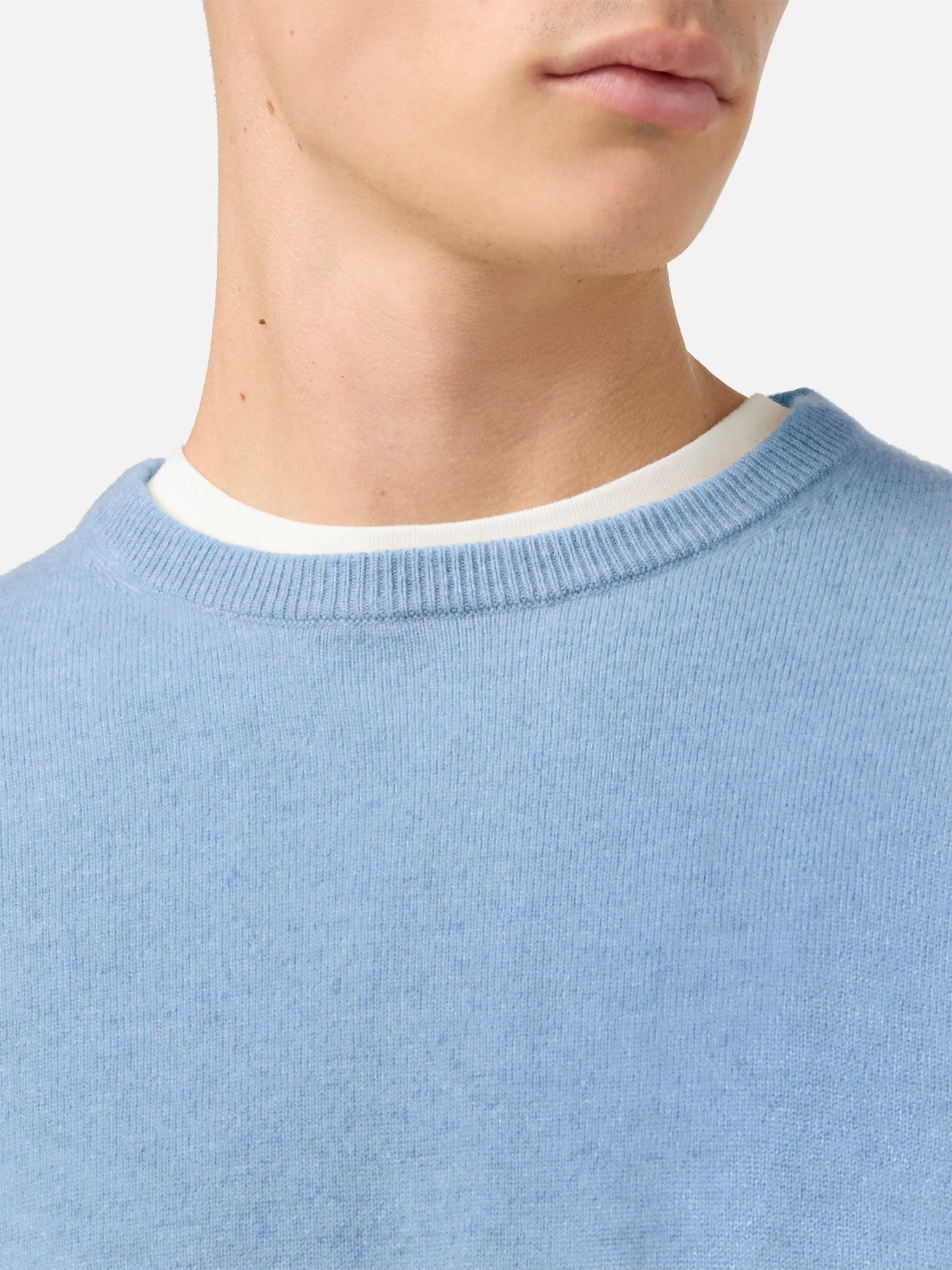 Regent crewneck sweater in 100% light blue CASHMERE - Image 2