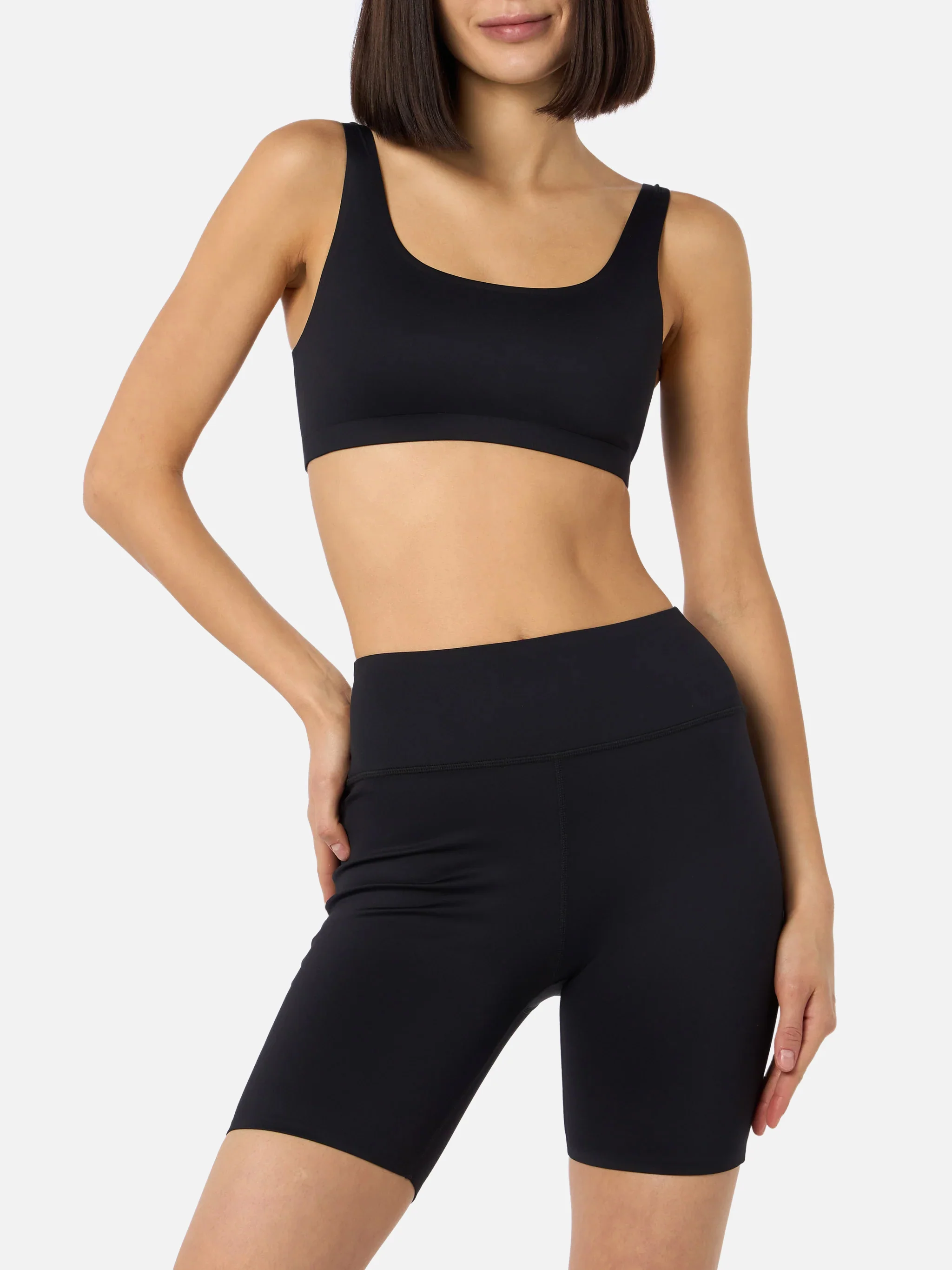 Woman heatsealed fitness shorts Fawn - Image 2