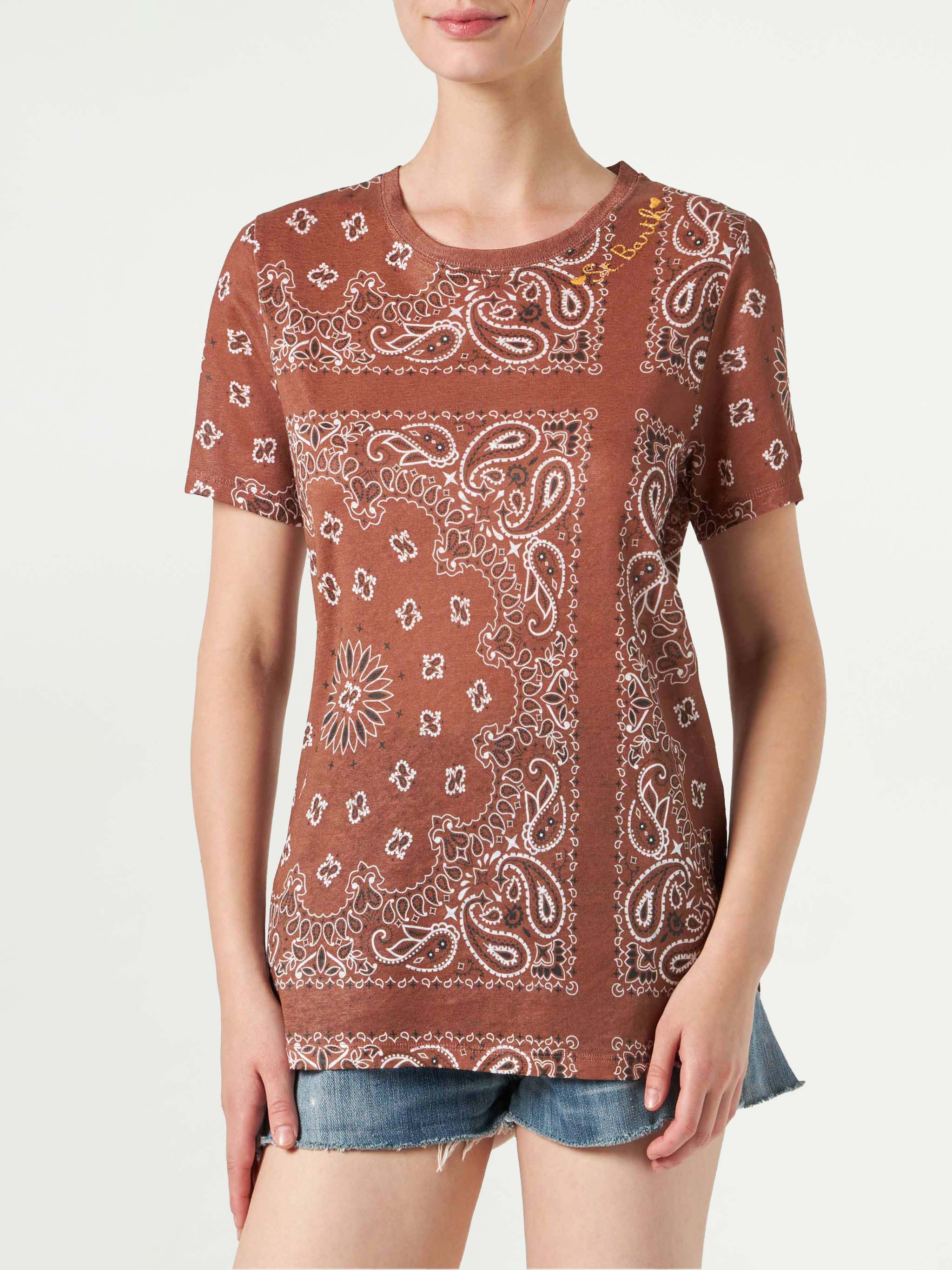Woman linen t-shirt with bandana print